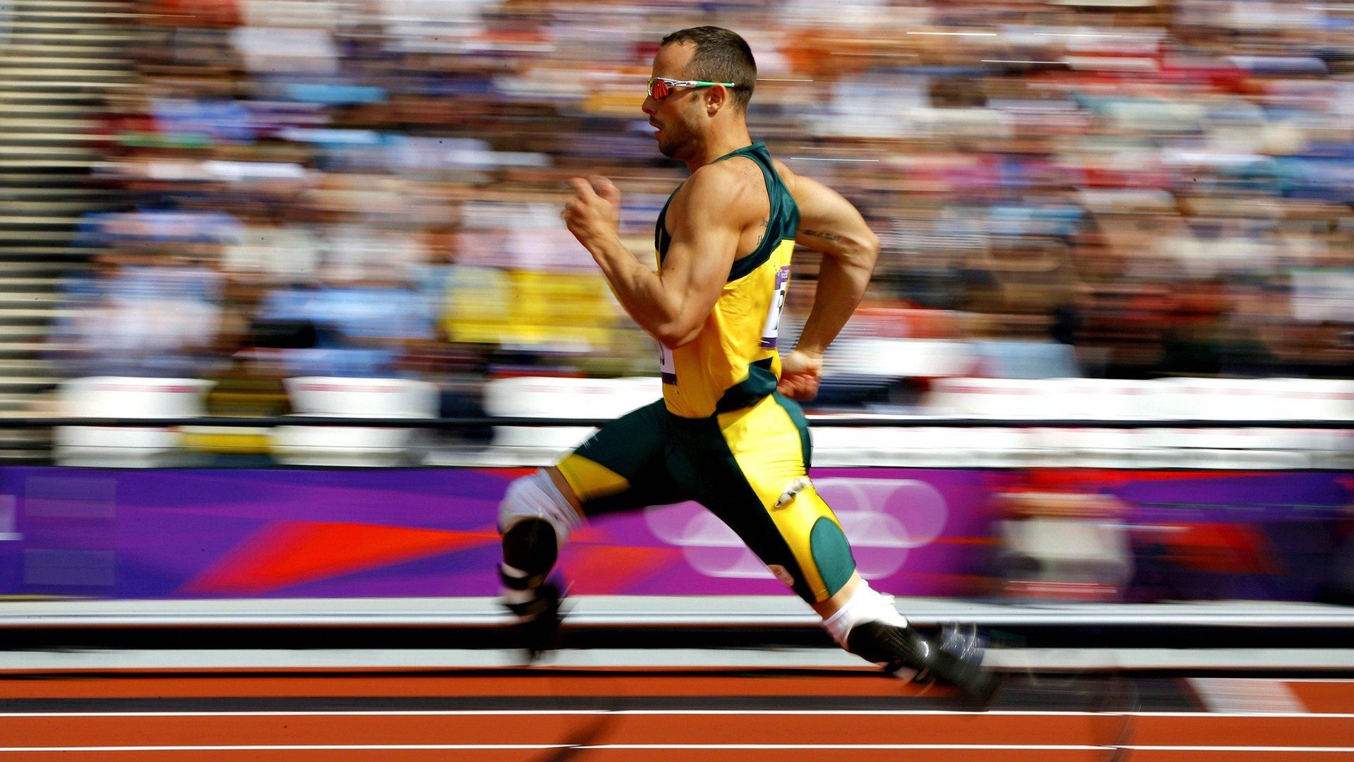 “武汉马拉松：赛道上的每一步都充满挑战”